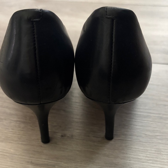 Cole Haan Grand Series 3in. Black Pointed-Toe Leather Pumps - Picture 4 of 9